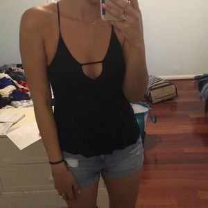 Black low neck tank!